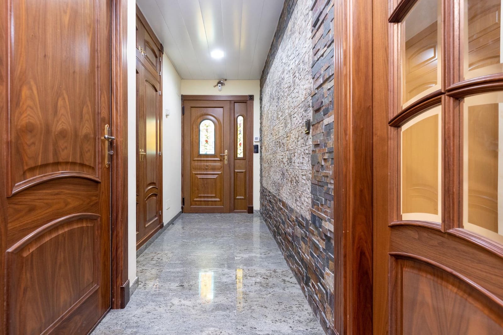 4 makuuhuone Rivitalo myytävänä paikassa Maracena mukana 
autotalli - 280 000 € (Ref: 8935060)