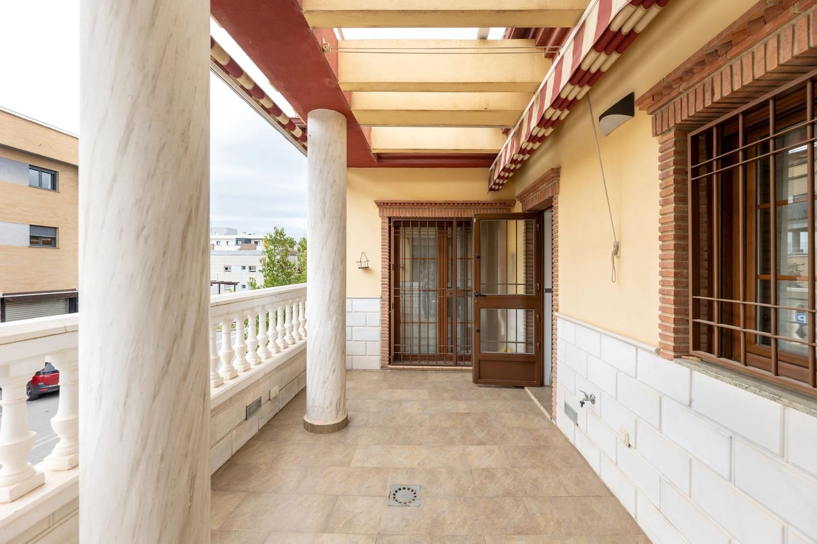 4 makuuhuone Rivitalo myytävänä paikassa Maracena mukana 
autotalli - 280 000 € (Ref: 8935060)