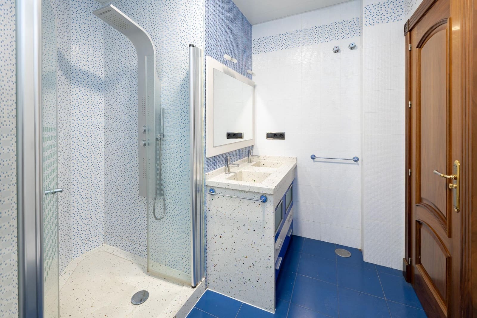 4 makuuhuone Rivitalo myytävänä paikassa Maracena mukana 
autotalli - 280 000 € (Ref: 8935060)