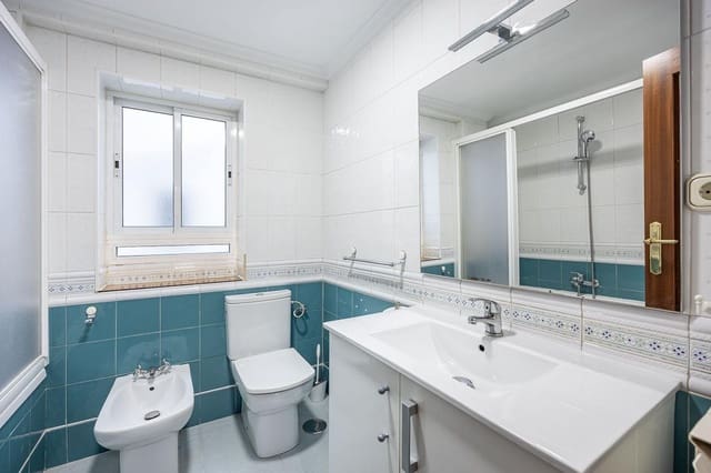 5 soveværelse Lejlighed til salg i Granada by - € 319.900 (Ref: 8948763)