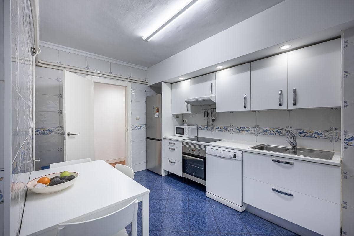 5 soveværelse Lejlighed til salg i Granada by - € 319.900 (Ref: 8948763)