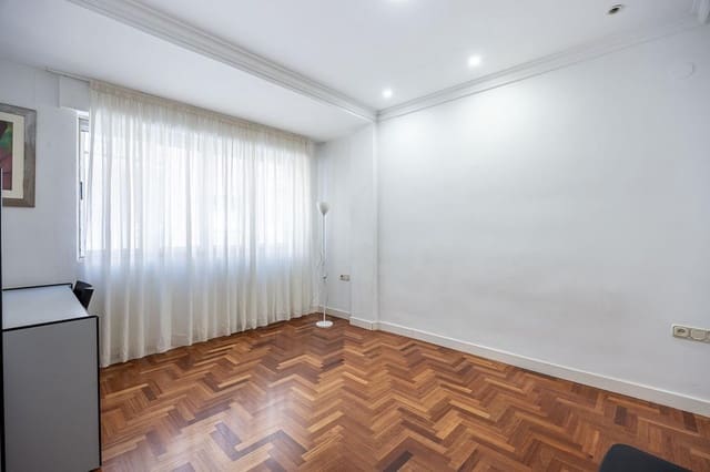 5 soveværelse Lejlighed til salg i Granada by - € 319.900 (Ref: 8948763)