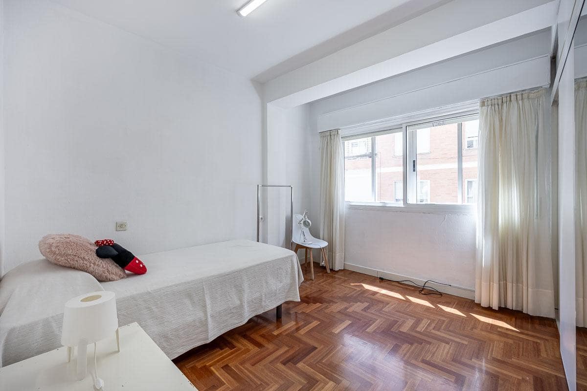 5 soveværelse Lejlighed til salg i Granada by - € 319.900 (Ref: 8948763)