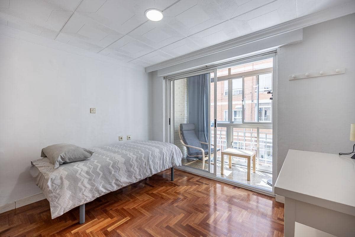 5 soveværelse Lejlighed til salg i Granada by - € 319.900 (Ref: 8948763)