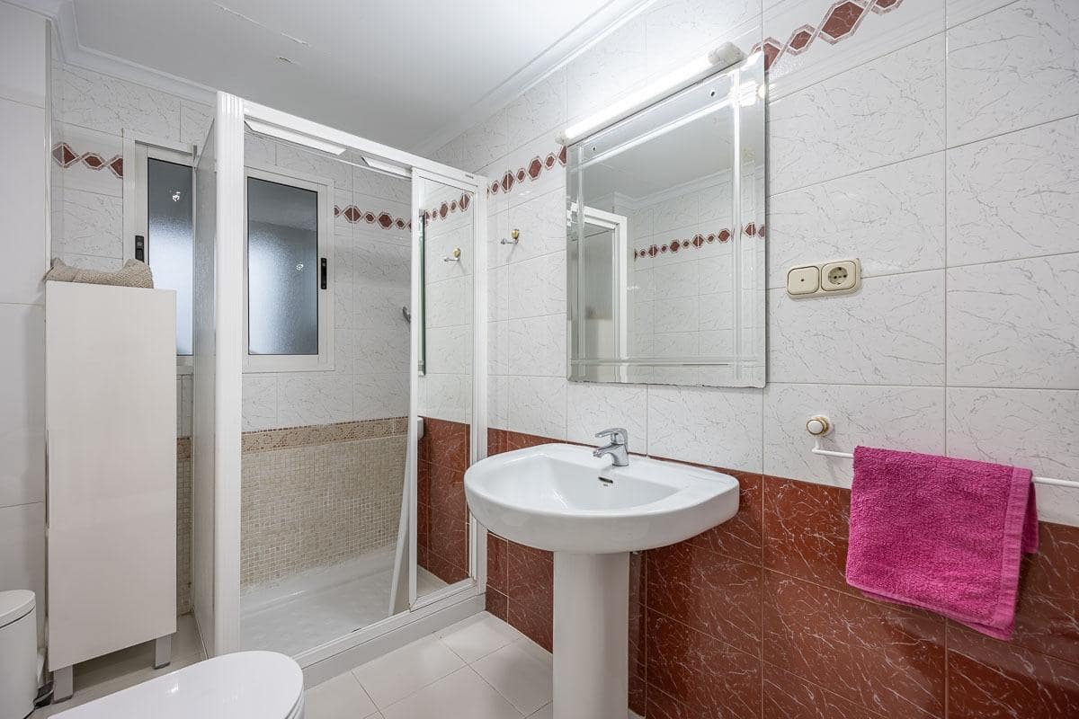 5 soveværelse Lejlighed til salg i Granada by - € 319.900 (Ref: 8948763)