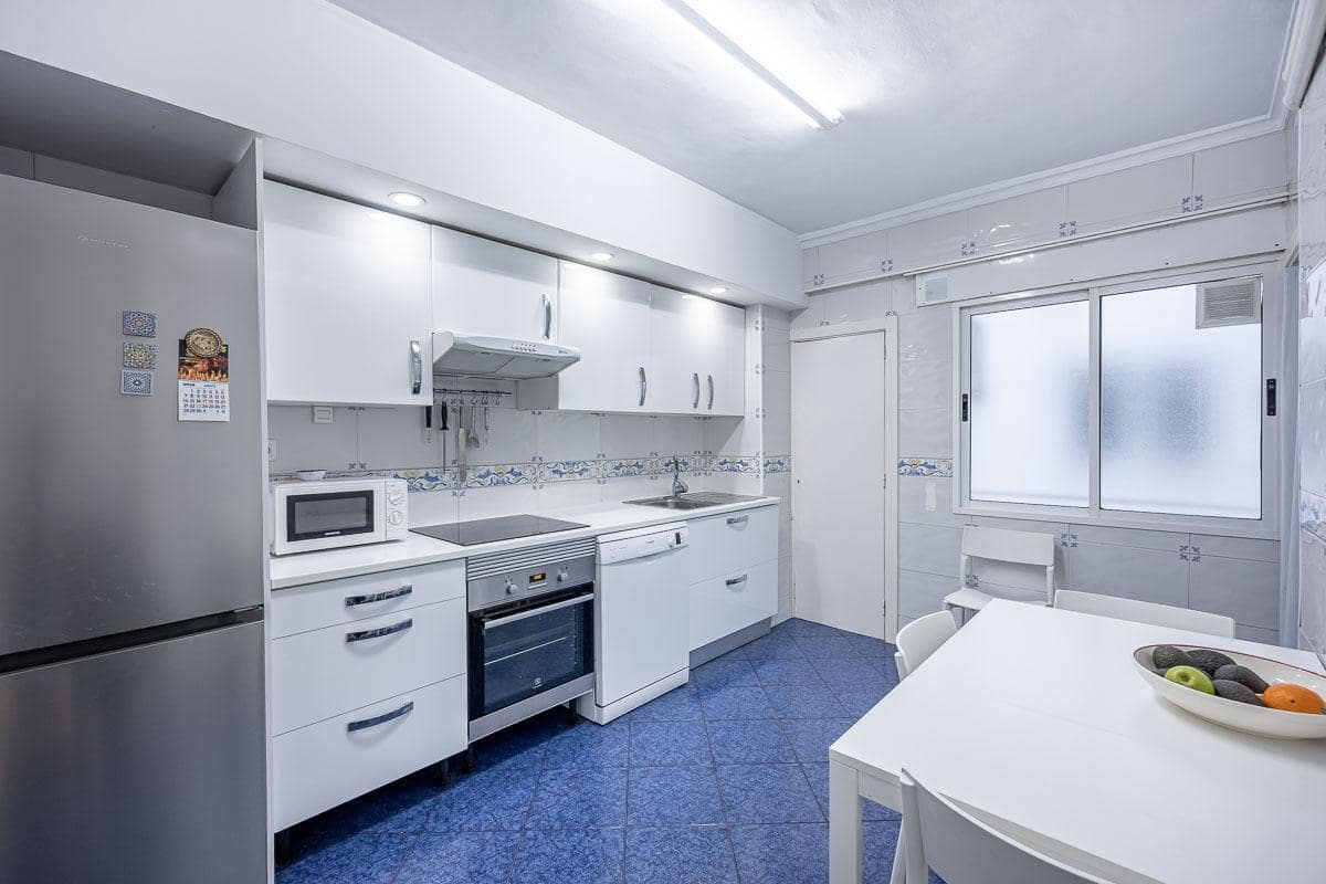 5 soveværelse Lejlighed til salg i Granada by - € 319.900 (Ref: 8948763)