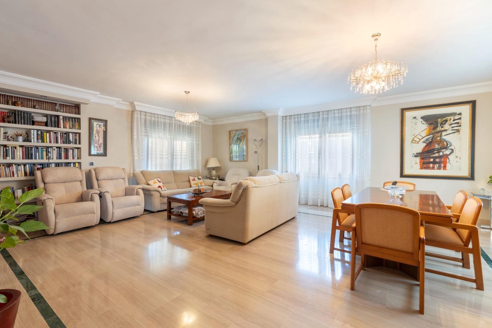 5 bedroom Villa for sale in Ogijares with pool garage - € 615,000 (Ref: 8992786)