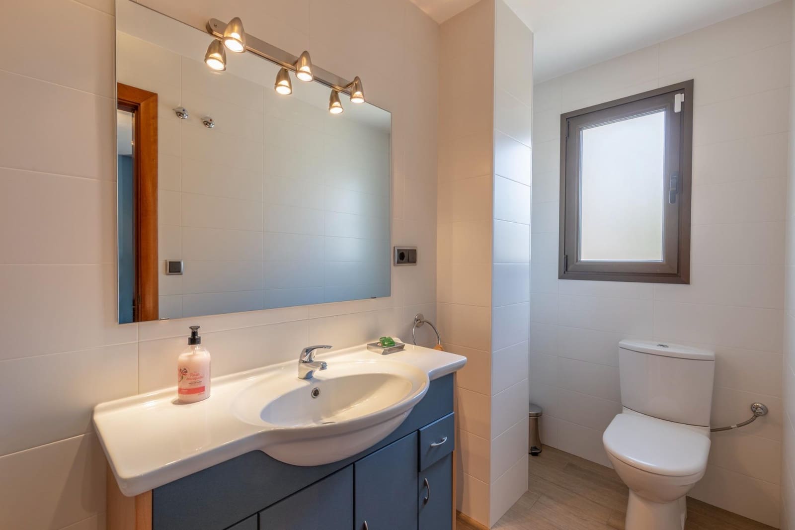 5 bedroom Villa for sale in Ogijares with pool garage - € 615,000 (Ref: 8992786)