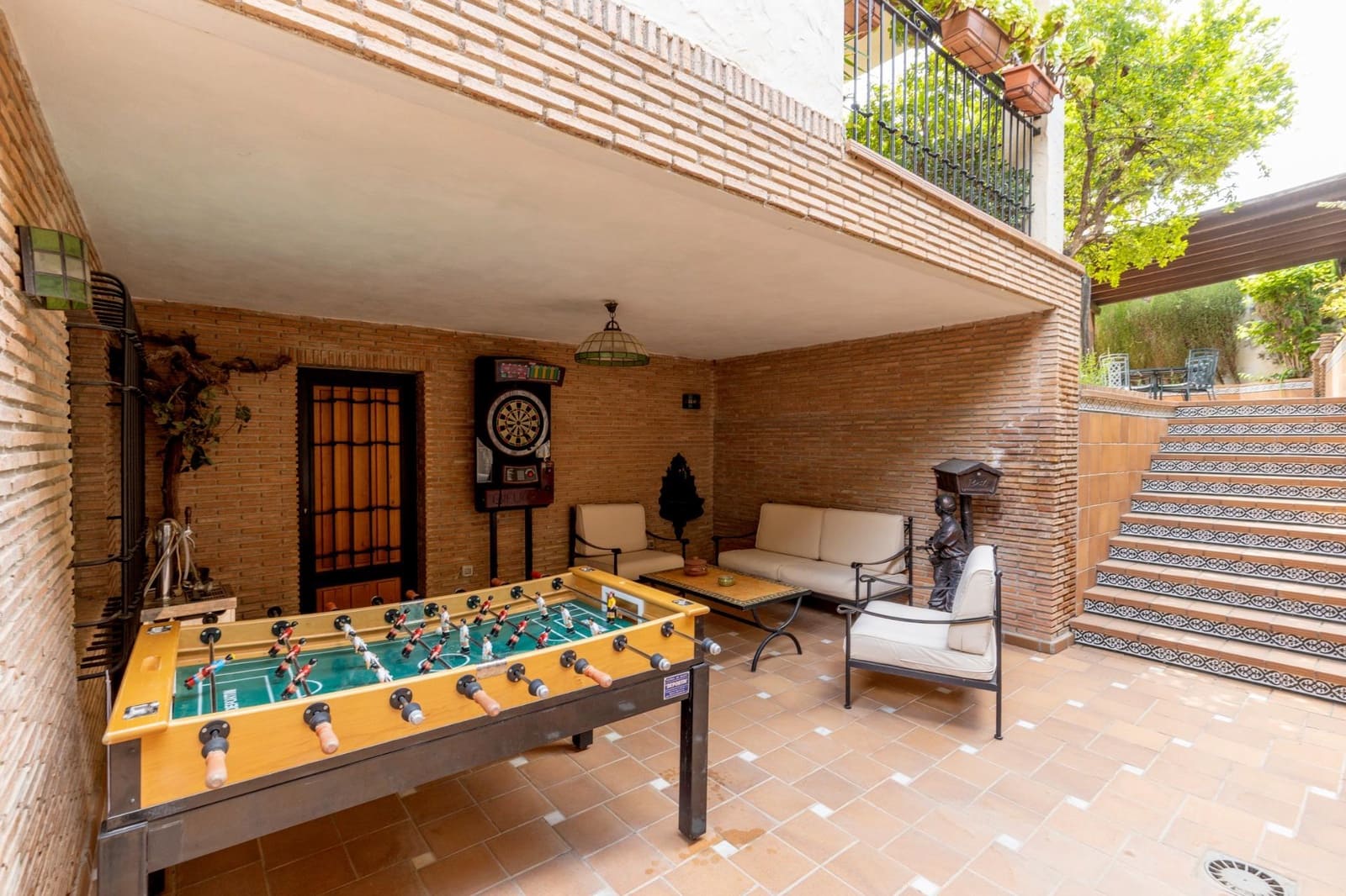 5 bedroom Villa for sale in Ogijares with pool garage - € 615,000 (Ref: 8992786)