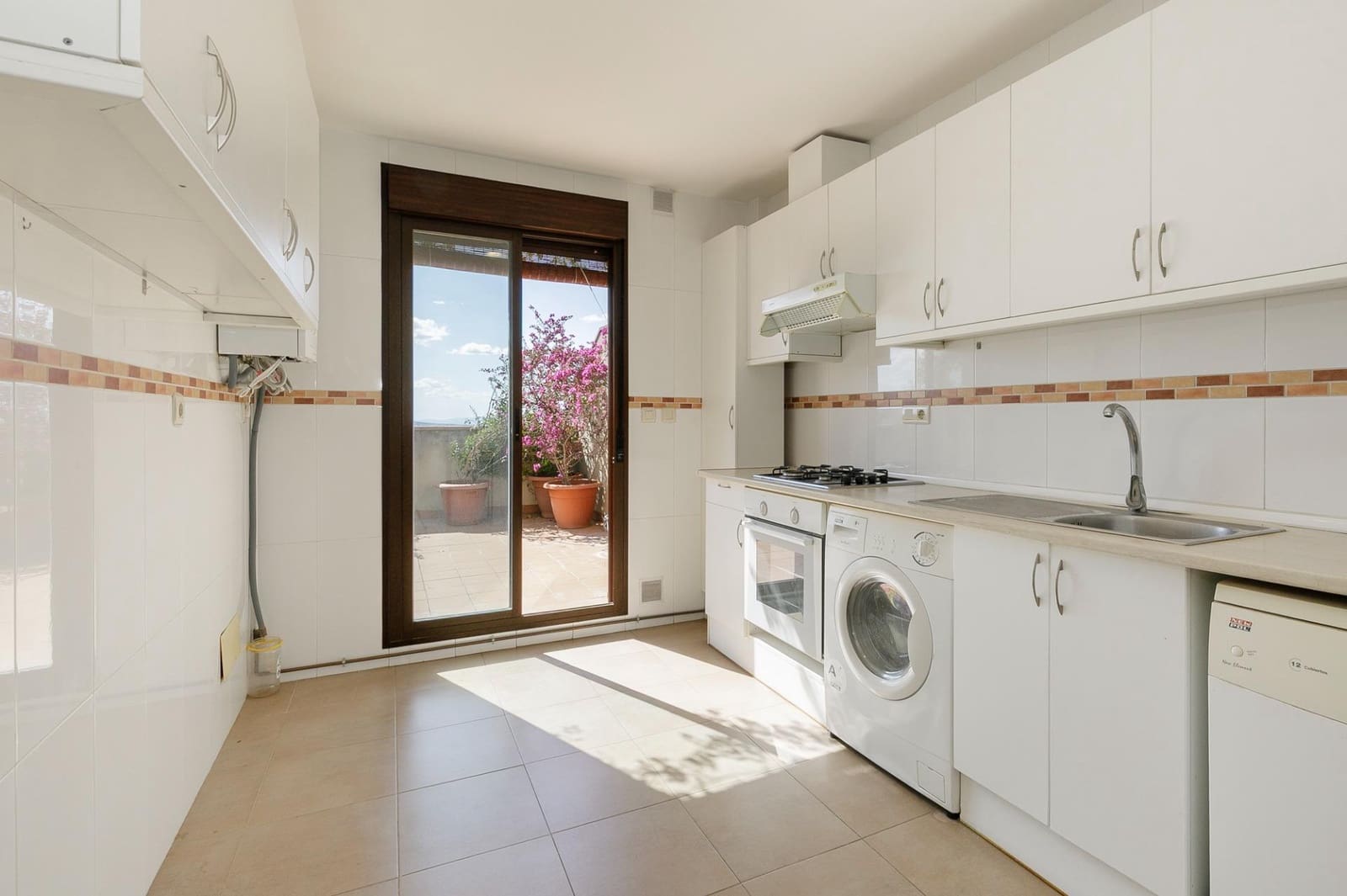 2 quarto Penthouse para venda em La Zubia com garagem - 275 000 € (Ref: 9005369)