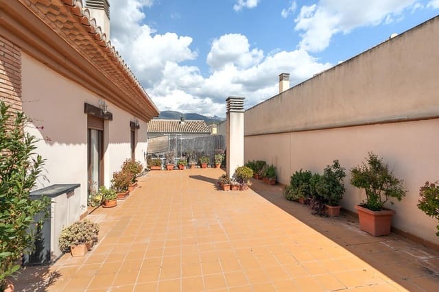 2 bedroom Penthouse for sale in La Zubia with garage - € 275,000 (Ref: 9005369)