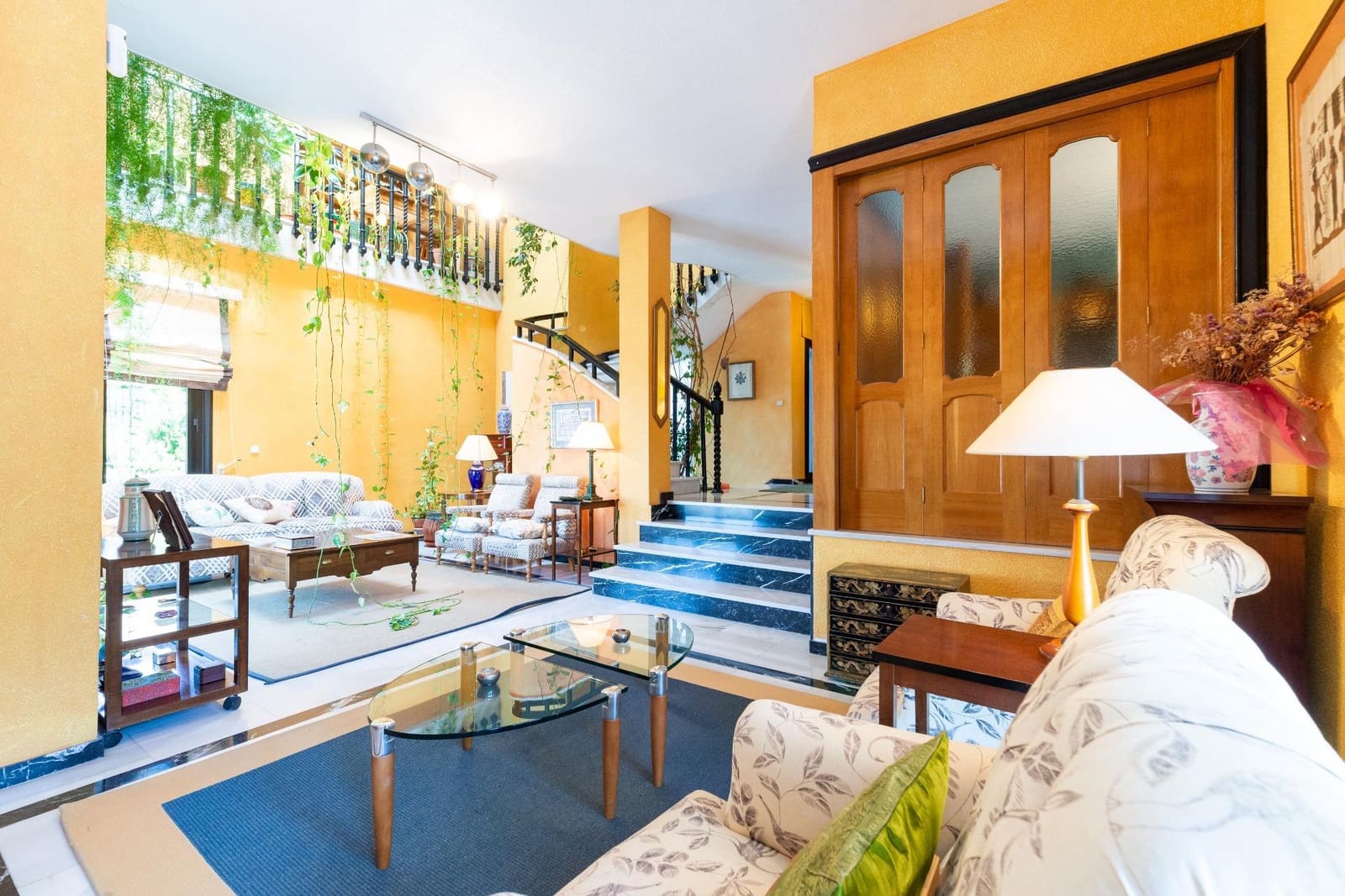 5 bedroom Villa for sale in Granada city with garage - € 890,000 (Ref: 9012325)