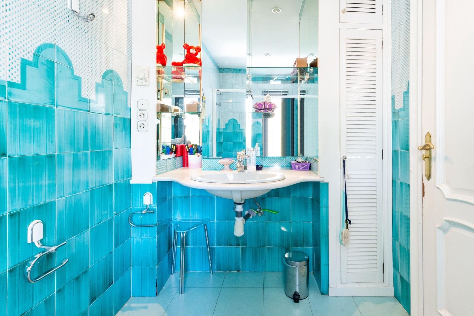 5 bedroom Villa for sale in Granada city with garage - € 890,000 (Ref: 9012325)