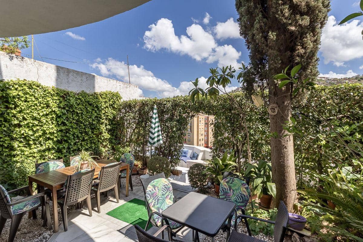 4 soveværelse Byhus til salg i Granada by med garage - € 710.000 (Ref: 9012331)