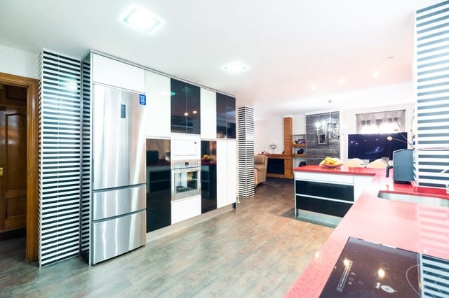 5 camera da letto Villetta Bifamiliare in vendita in Peligros - 330.000 € (Rif: 9014564)
