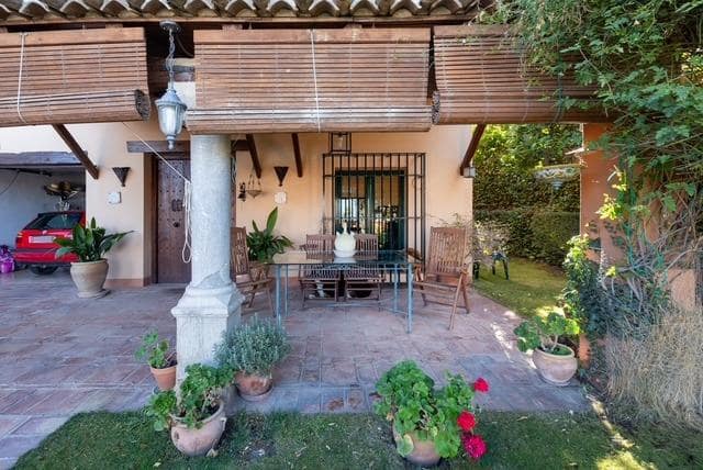 4 bedroom Villa for sale in Monachil with pool garage - € 695,000 (Ref: 9020769)