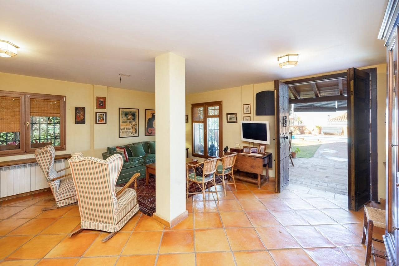 4 bedroom Villa for sale in Monachil with pool garage - € 695,000 (Ref: 9020769)