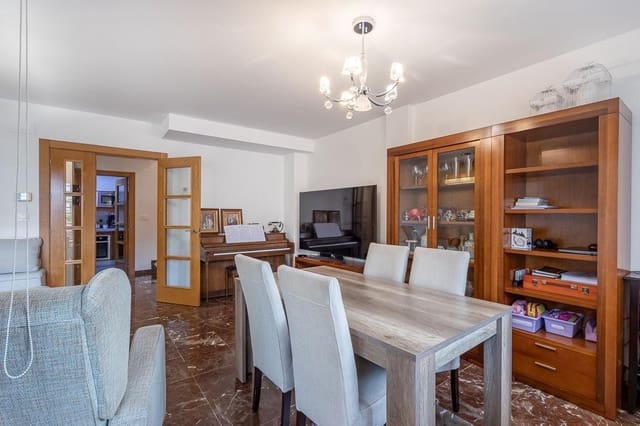 4 sovrum Radhus till salu i Armilla med garage - 405 000 € (Ref: 9033199)