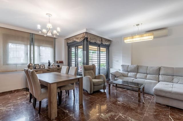 4 sovrum Radhus till salu i Armilla med garage - 405 000 € (Ref: 9033199)