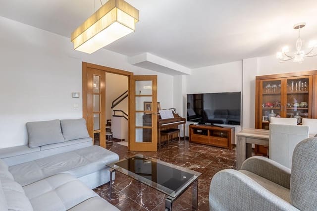 4 sovrum Radhus till salu i Armilla med garage - 405 000 € (Ref: 9033199)