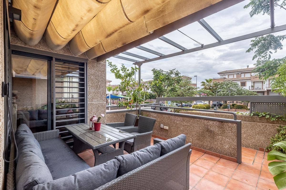 4 sovrum Radhus till salu i Armilla med garage - 405 000 € (Ref: 9033199)