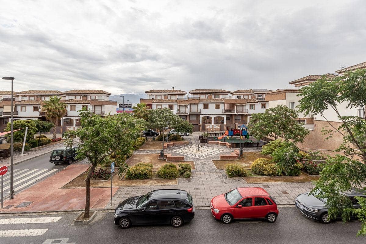 4 sovrum Radhus till salu i Armilla med garage - 405 000 € (Ref: 9033199)