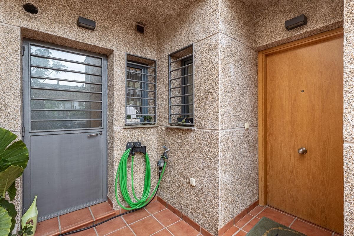 4 sovrum Radhus till salu i Armilla med garage - 405 000 € (Ref: 9033199)