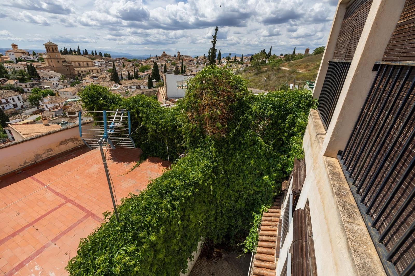 2 soveværelse Byhus til salg i Granada by - € 379.000 (Ref: 9035971)