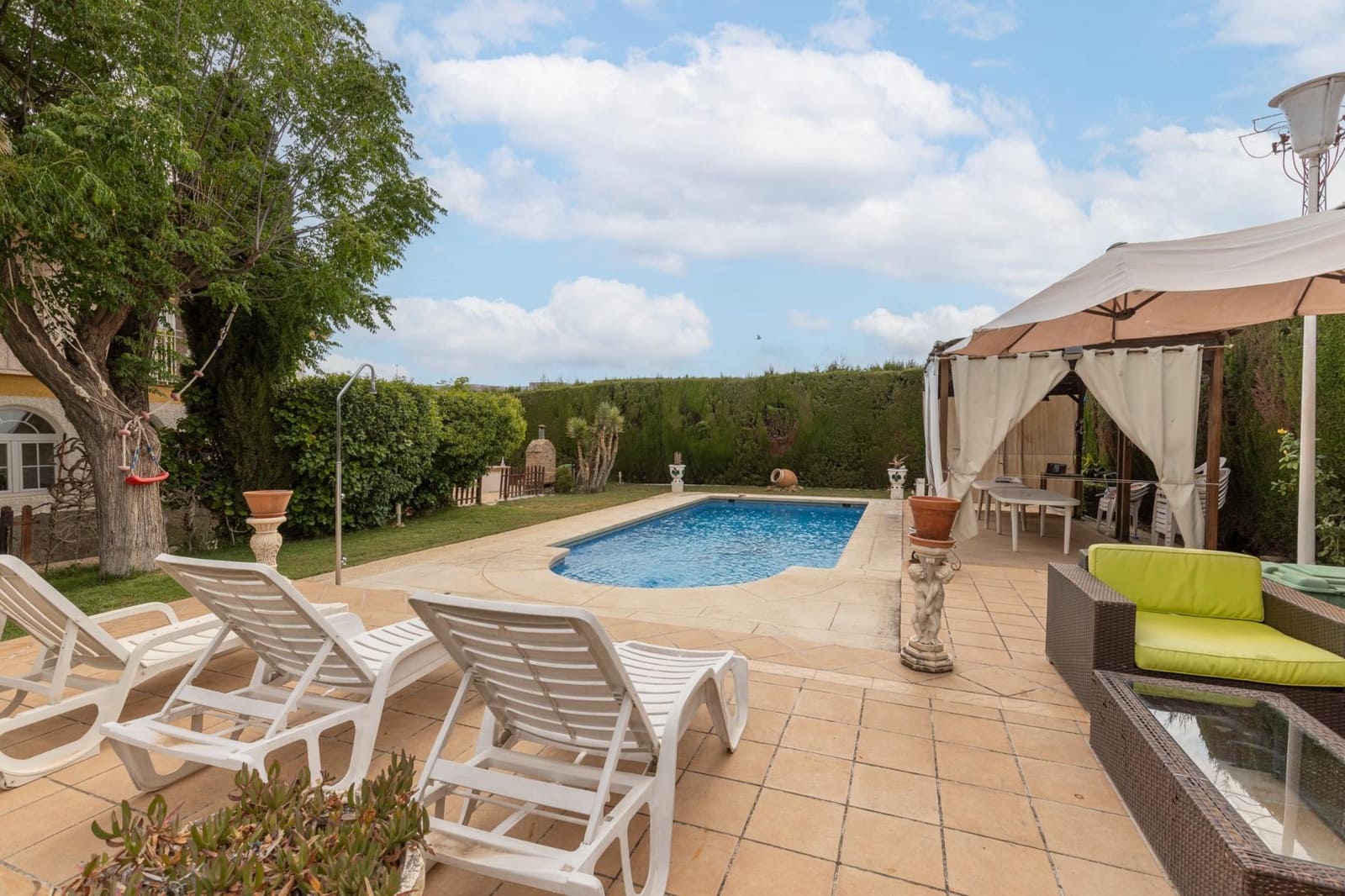 Chalet de 7 habitaciones en Otura en venta con piscina garaje - 449.000 € (Ref: 9057809)