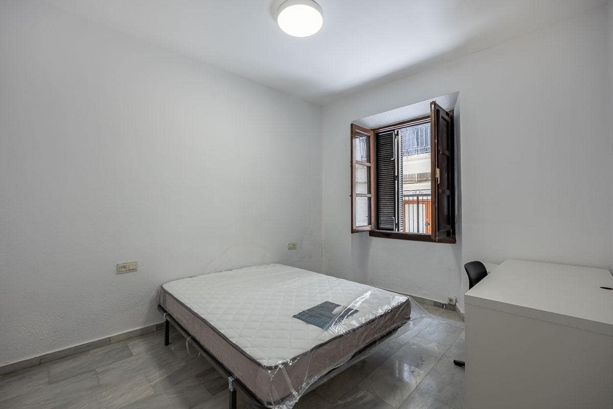 3 slaapkamer Flat te koop in Granada stad - € 279.000 (Ref: 9059644)