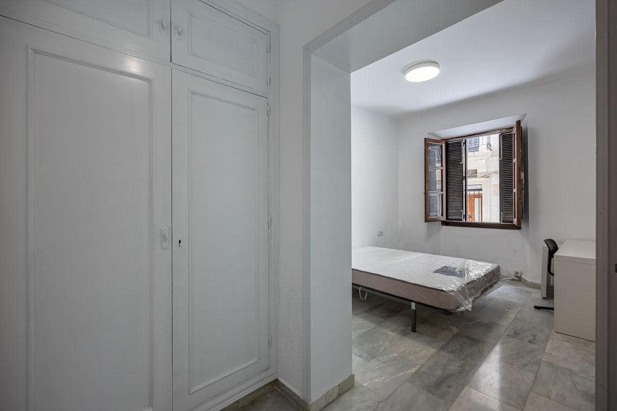 3 slaapkamer Flat te koop in Granada stad - € 279.000 (Ref: 9059644)