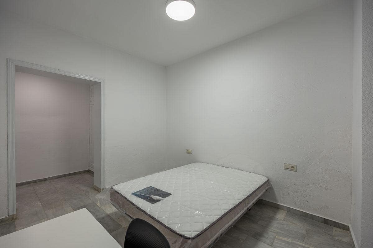 3 slaapkamer Flat te koop in Granada stad - € 279.000 (Ref: 9059644)