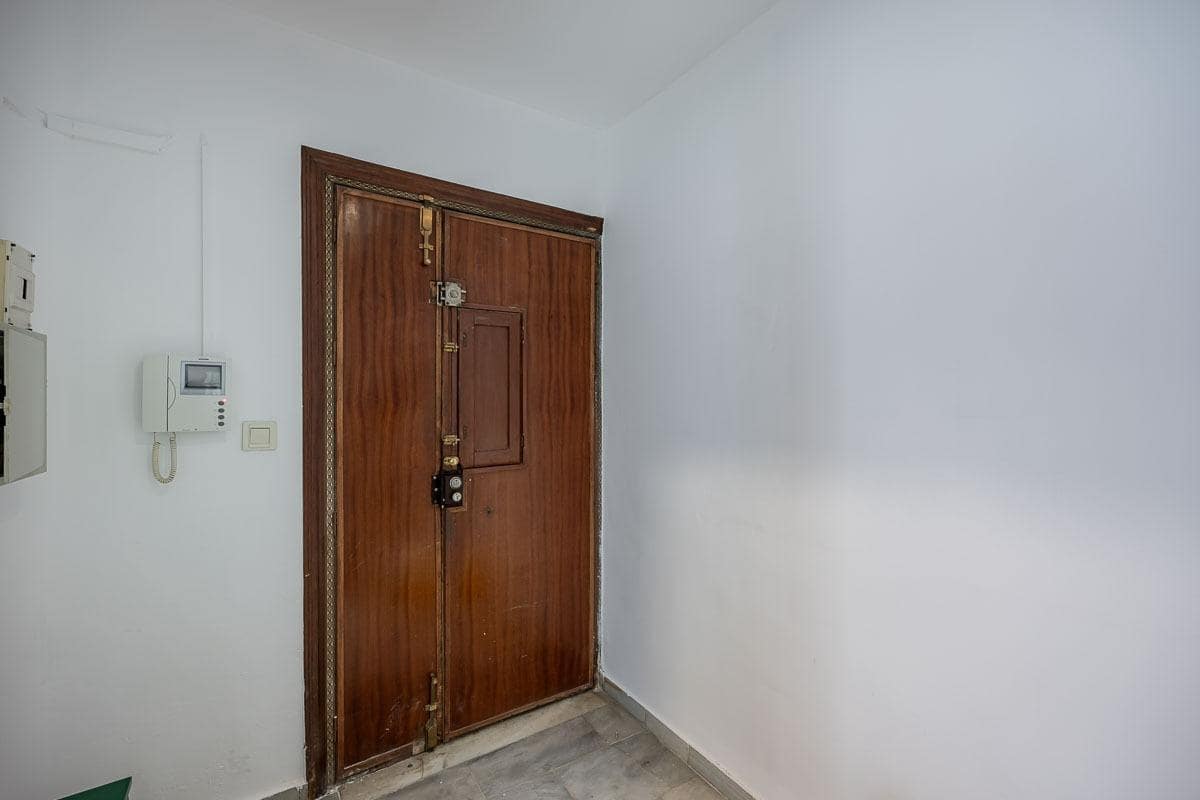 3 slaapkamer Flat te koop in Granada stad - € 279.000 (Ref: 9059644)