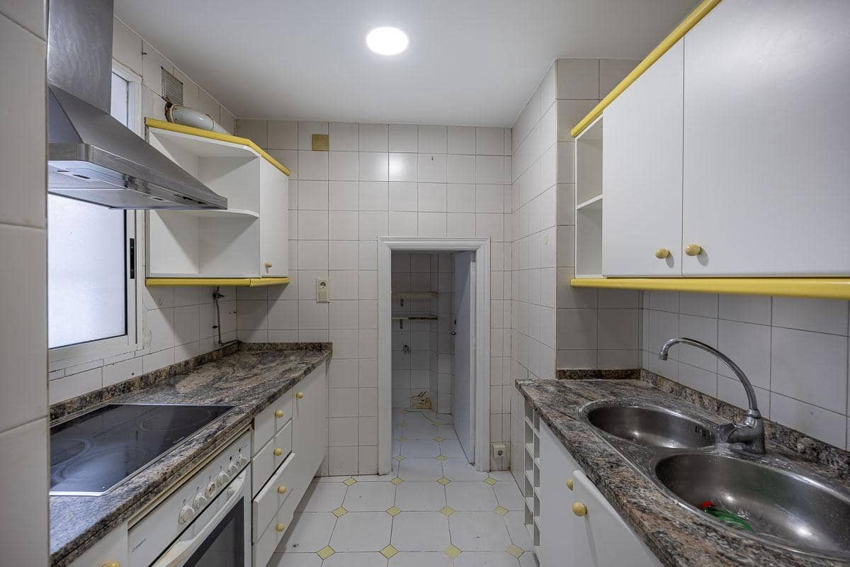 3 slaapkamer Flat te koop in Granada stad - € 279.000 (Ref: 9059644)