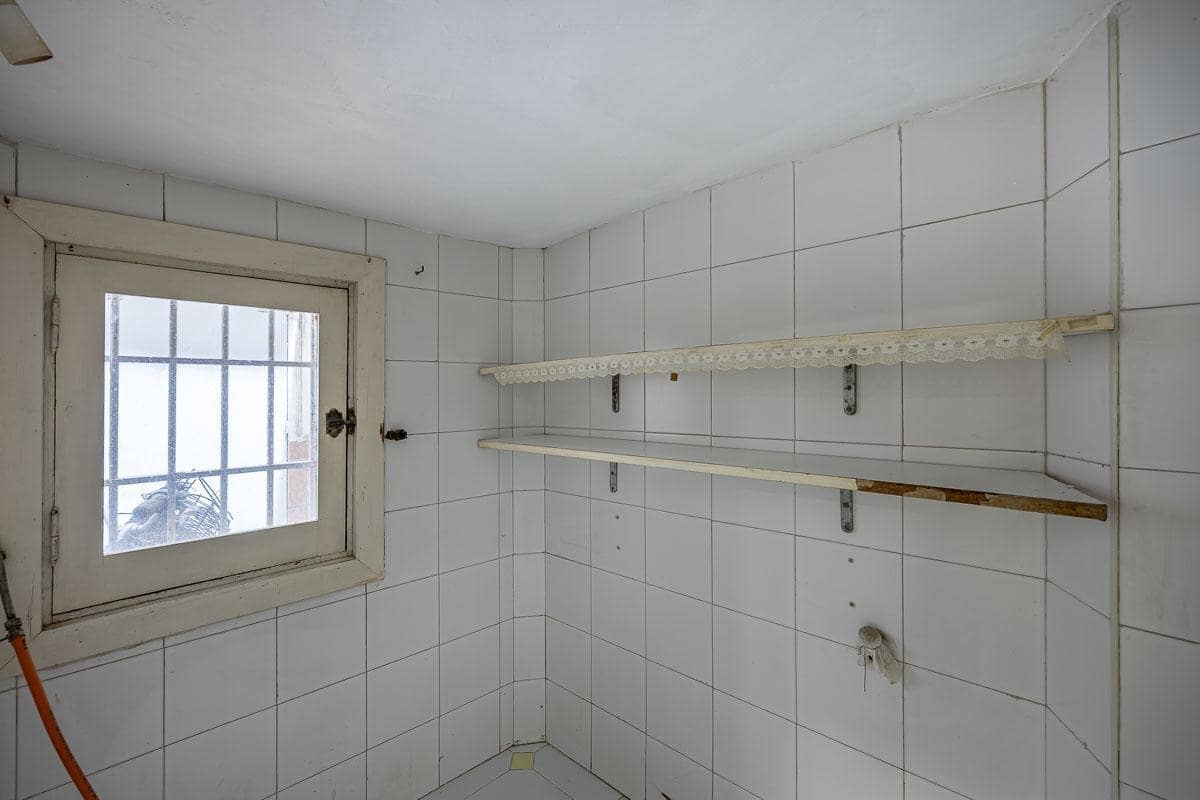 3 slaapkamer Flat te koop in Granada stad - € 279.000 (Ref: 9059644)