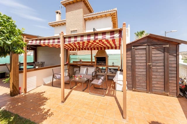 4 soveværelse Villa til salg i Huétor Vega med swimmingpool garage - € 480.000 (Ref: 9089984)