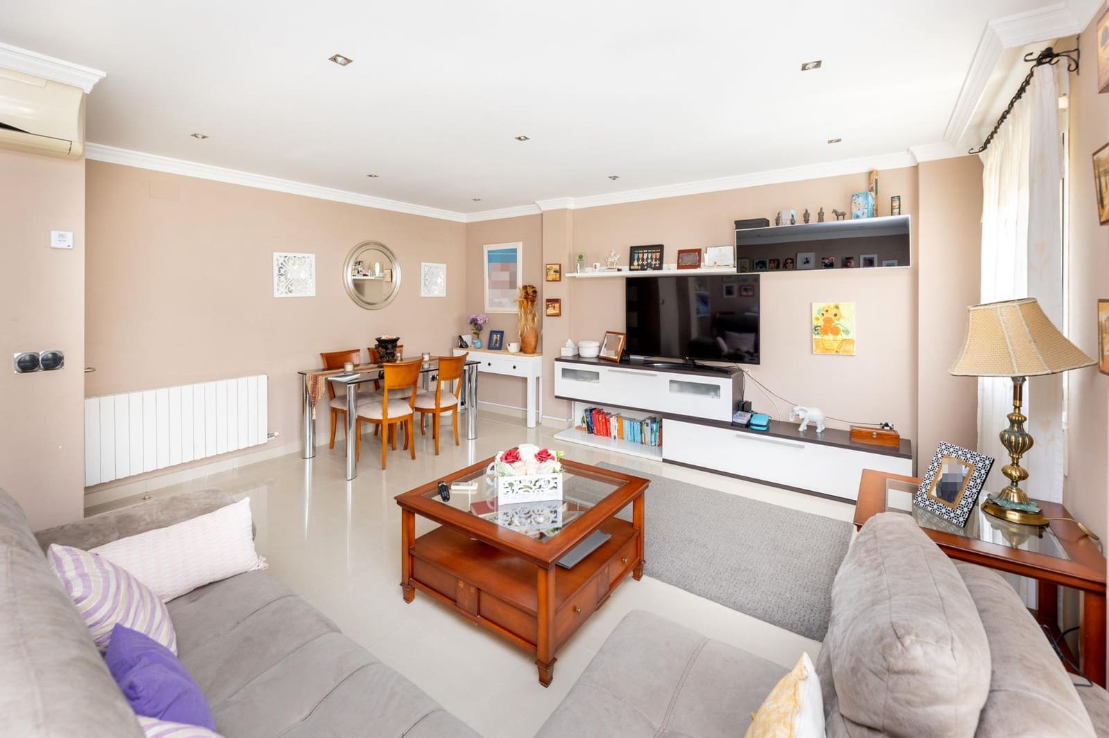 4 soveværelse Villa til salg i Huetor Vega med swimmingpool garage - € 480.000 (Ref: 9089984)