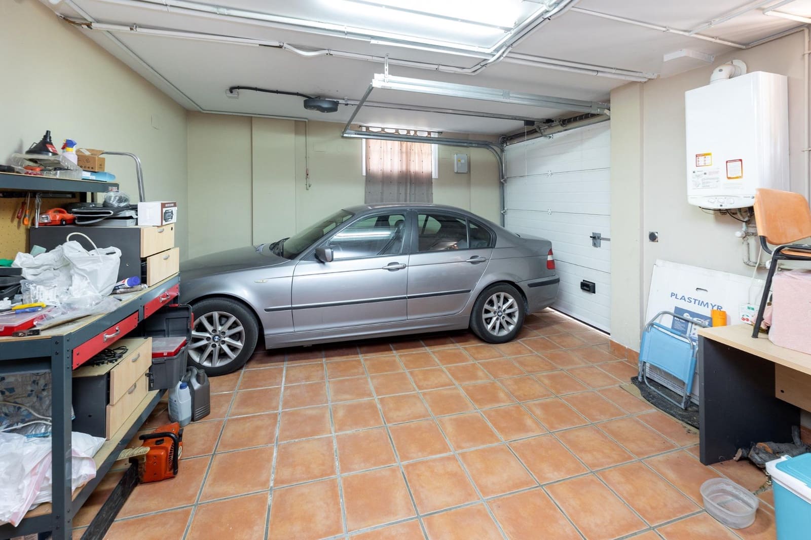 4 soveværelse Villa til salg i Huetor Vega med swimmingpool garage - € 480.000 (Ref: 9089984)