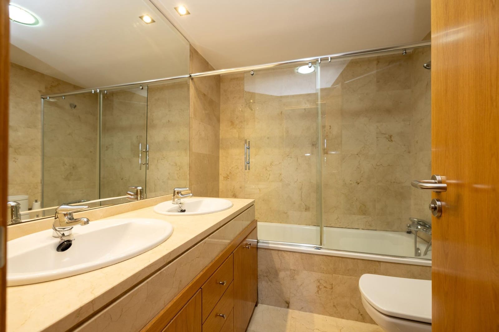 4 makuuhuone Paritalo myytävänä paikassa Granada kaupunki mukana uima-altaan 
autotalli - 520 000 € (Ref: 9106683)