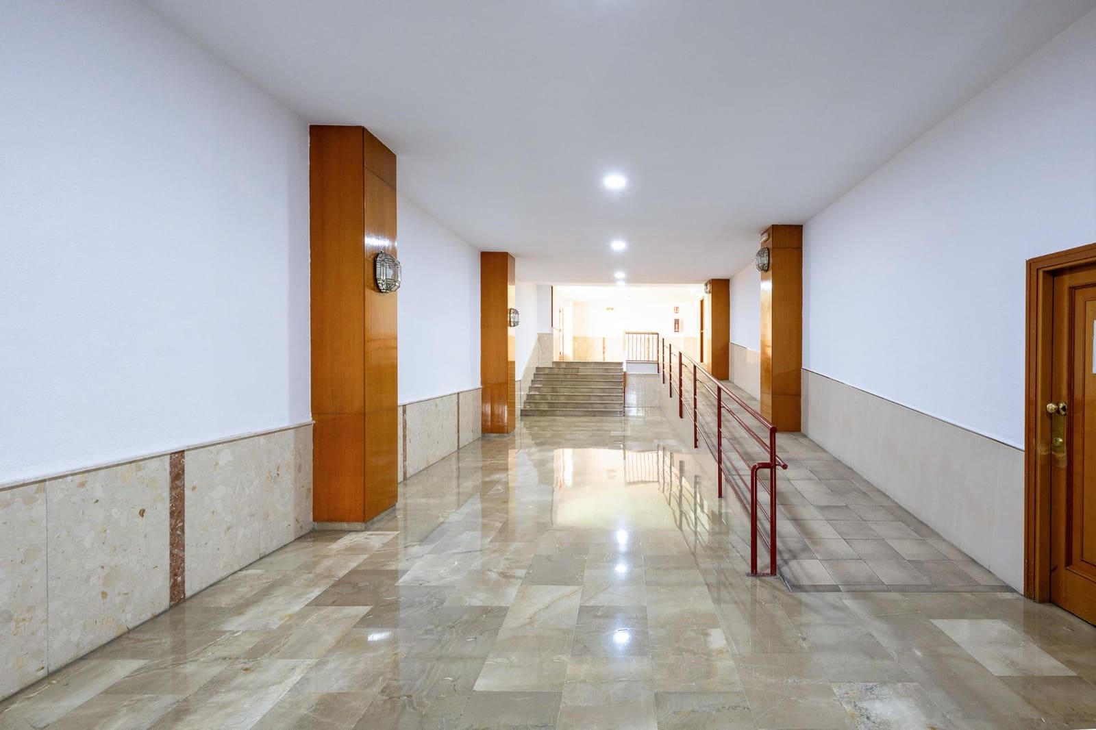 3 soveværelse Lejlighed til salg i Granada by med swimmingpool garage - € 380.000 (Ref: 9114331)