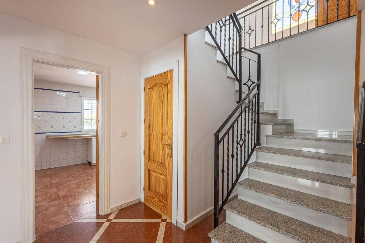 4 Zimmer Villa zu verkaufen in Peligros mit Pool Garage - 430.000 € (Ref: 9118943)