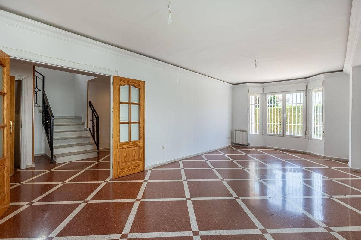 4 Zimmer Villa zu verkaufen in Peligros mit Pool Garage - 430.000 € (Ref: 9118943)