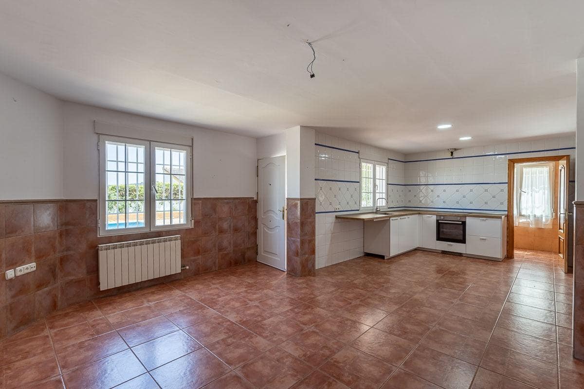 4 Zimmer Villa zu verkaufen in Peligros mit Pool Garage - 430.000 € (Ref: 9118943)