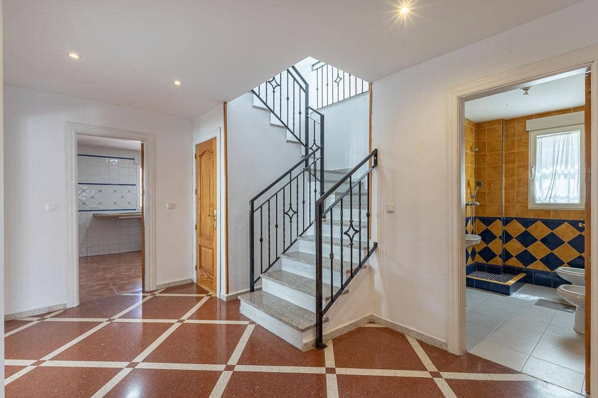 4 Zimmer Villa zu verkaufen in Peligros mit Pool Garage - 430.000 € (Ref: 9118943)