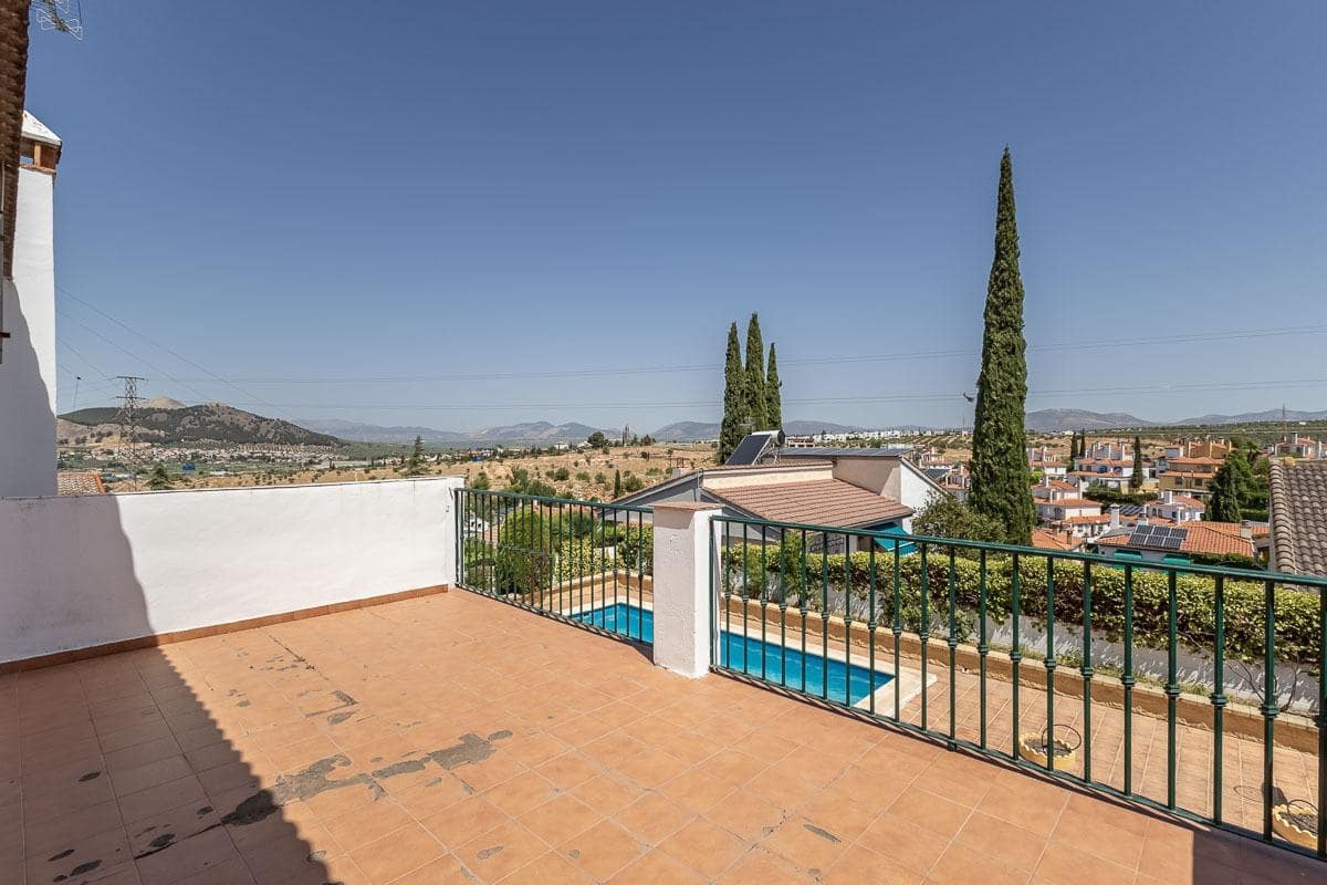 4 Zimmer Villa zu verkaufen in Peligros mit Pool Garage - 430.000 € (Ref: 9118943)