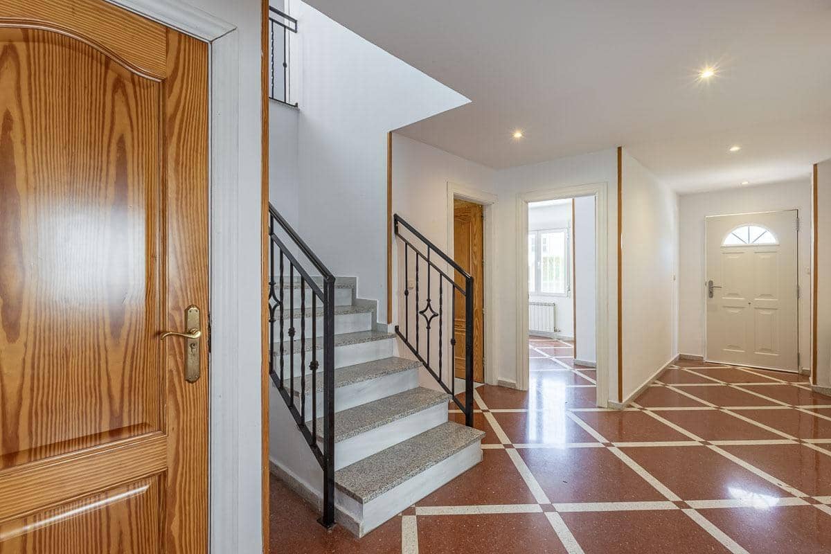 4 Zimmer Villa zu verkaufen in Peligros mit Pool Garage - 430.000 € (Ref: 9118943)