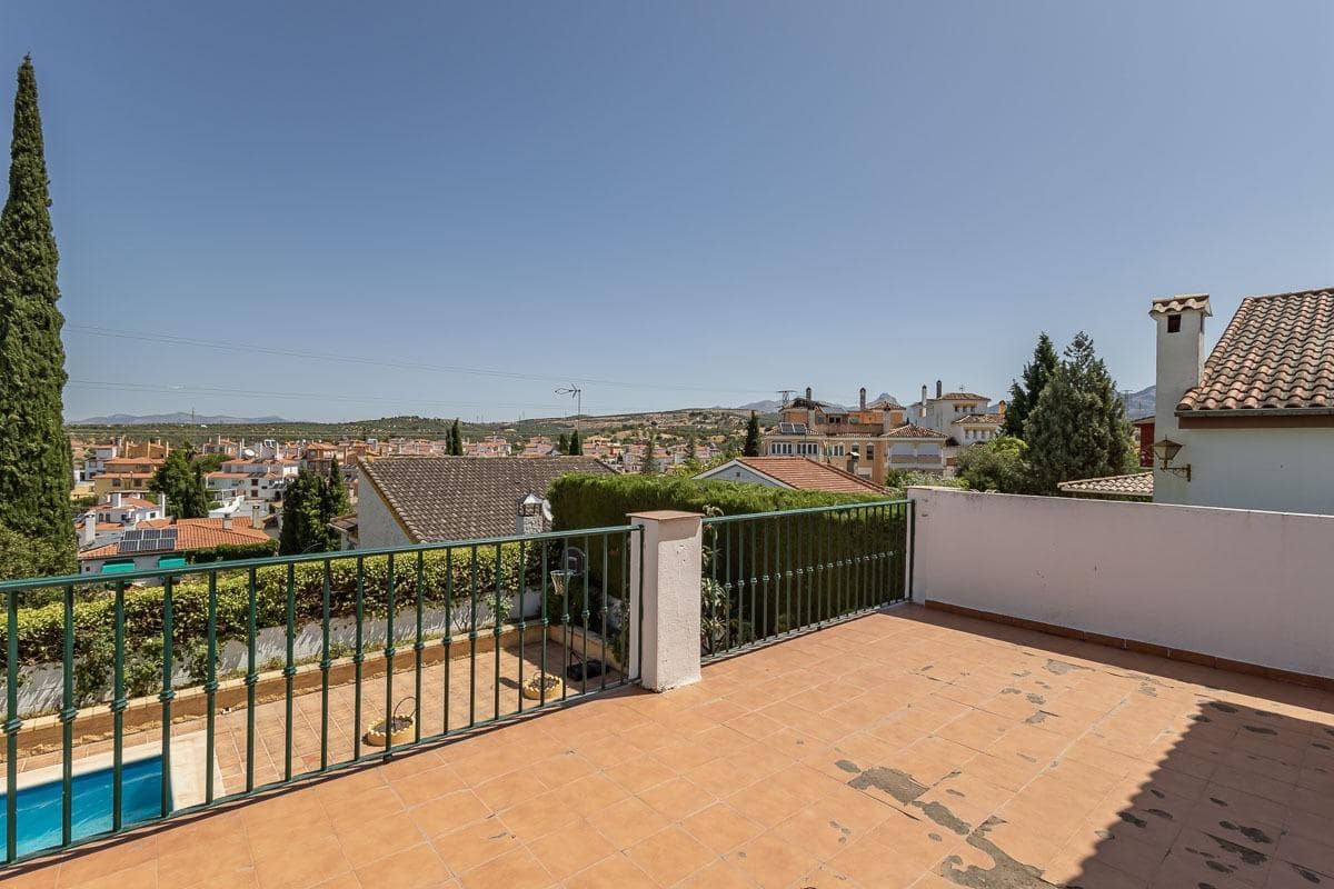 4 Zimmer Villa zu verkaufen in Peligros mit Pool Garage - 430.000 € (Ref: 9118943)