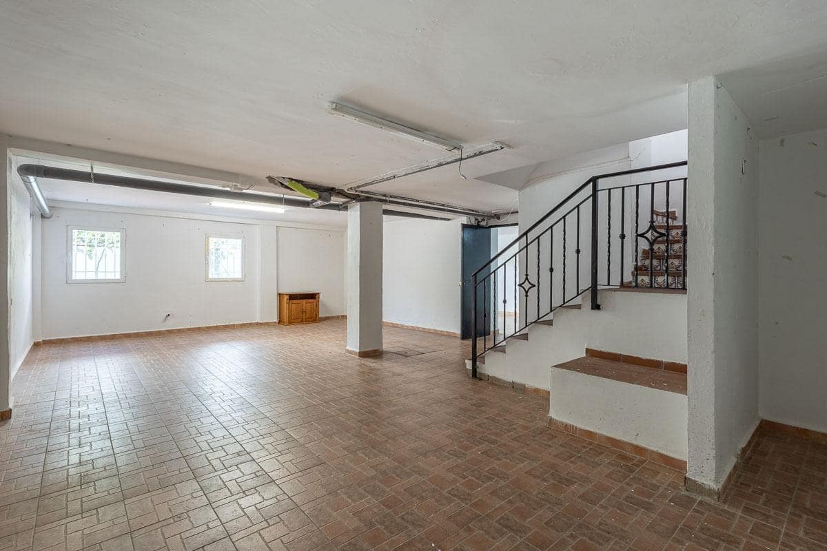 4 Zimmer Villa zu verkaufen in Peligros mit Pool Garage - 430.000 € (Ref: 9118943)