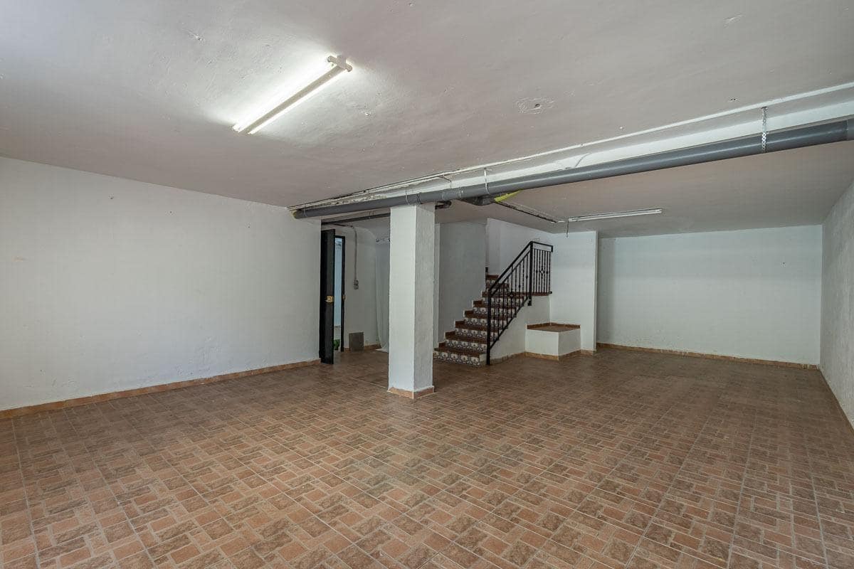 4 Zimmer Villa zu verkaufen in Peligros mit Pool Garage - 430.000 € (Ref: 9118943)