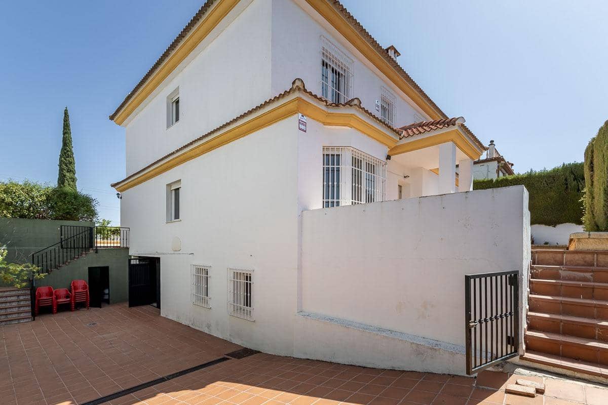 4 Zimmer Villa zu verkaufen in Peligros mit Pool Garage - 430.000 € (Ref: 9118943)